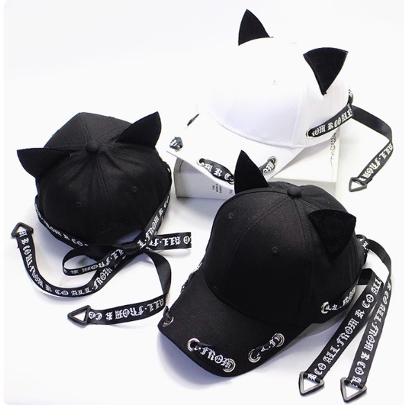 کلاه گوشدار با بند مخملی