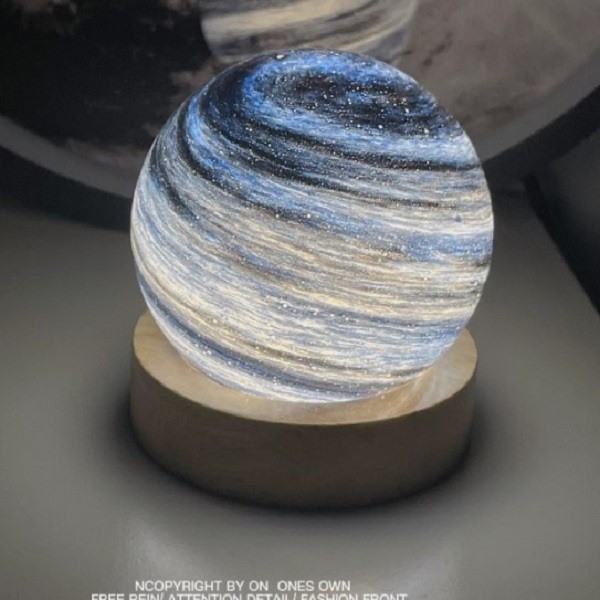 گوی کریستالی سیاره نور